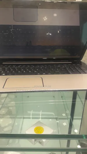 New Laptop Toshiba Satellite L70 8GB Intel Core I3 HDD 1T