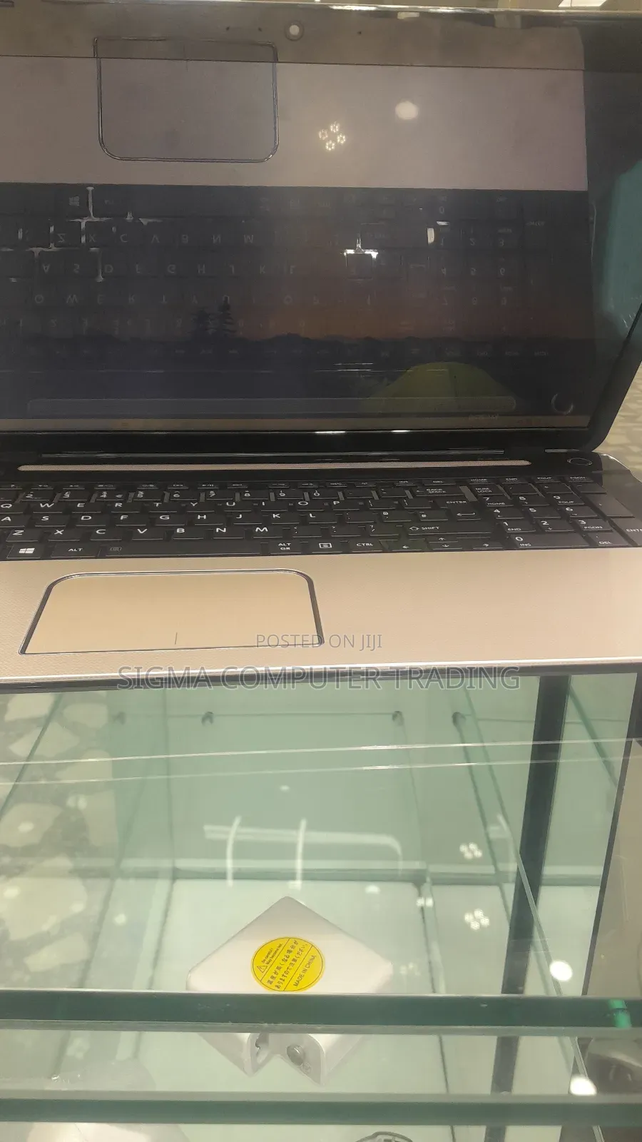 New Laptop Toshiba Satellite L70 8GB Intel Core I3 HDD 1T