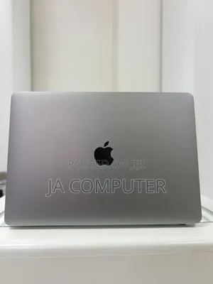 New Laptop Apple MacBook Pro 2020 M1 8GB Apple M1 SSD 256GB