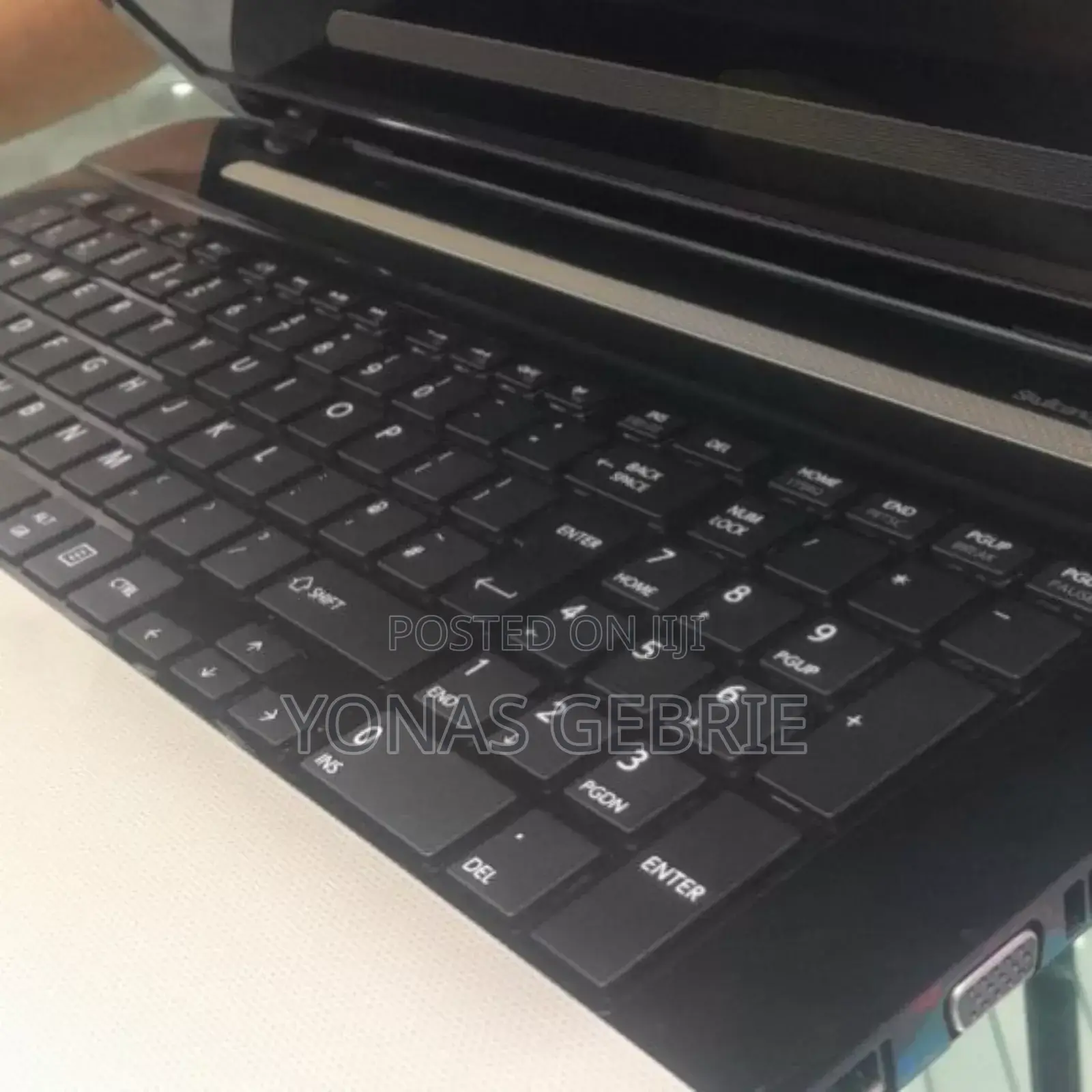 Laptop Toshiba 8GB Intel Core I3 HDD 1T