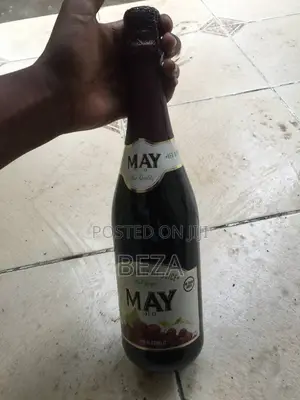 Photo - May Gold Sparkling Fruit Champagne