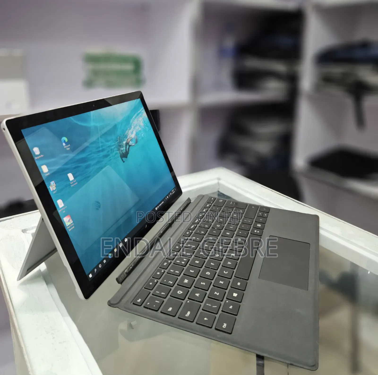 New Laptop Microsoft Surface Pro 7 8GB Intel Core I7 SSD 128GB