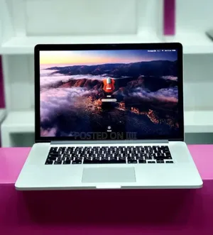 New Laptop Apple MacBook Pro 2015 16GB Intel Core I7 SSD 256GB