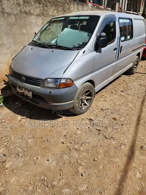 Photo - Toyota HiAce 2006 Silver