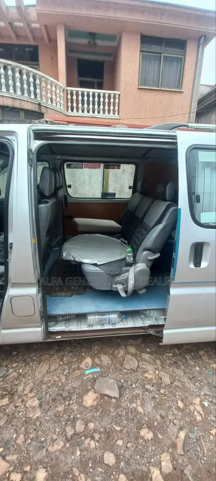 Toyota HiAce 2006 Silver