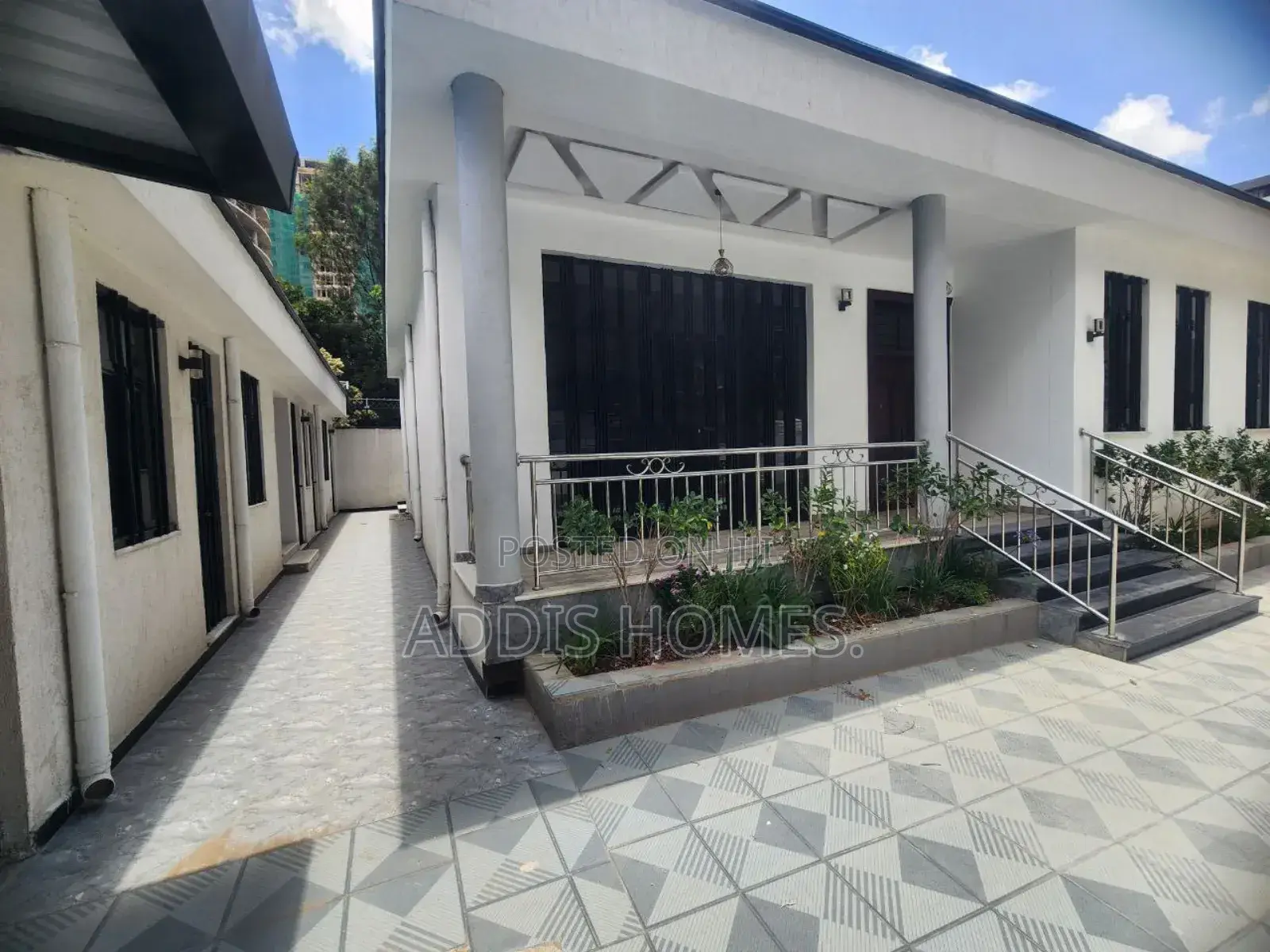 3bdrm Villa in Bole for rent