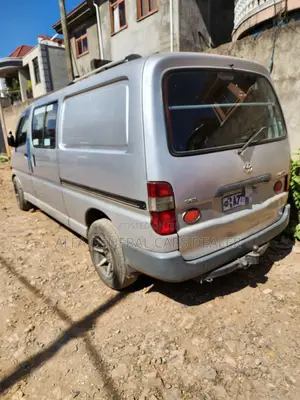 Toyota HiAce 2006 Silver