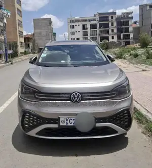 Photo - Volkswagen ID.6 2022 Gray