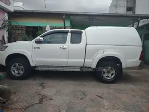 Toyota Hilux 2014 White