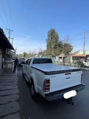 Toyota Hilux 2010 Ivory