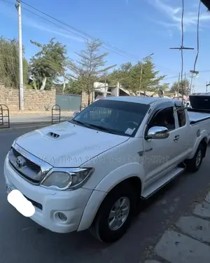 Toyota Hilux 2010 Ivory
