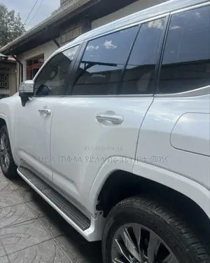 Toyota Land Cruiser 2022 White