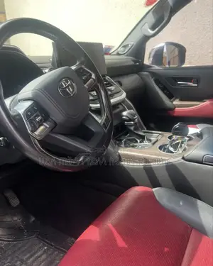 Toyota Land Cruiser 2022 White