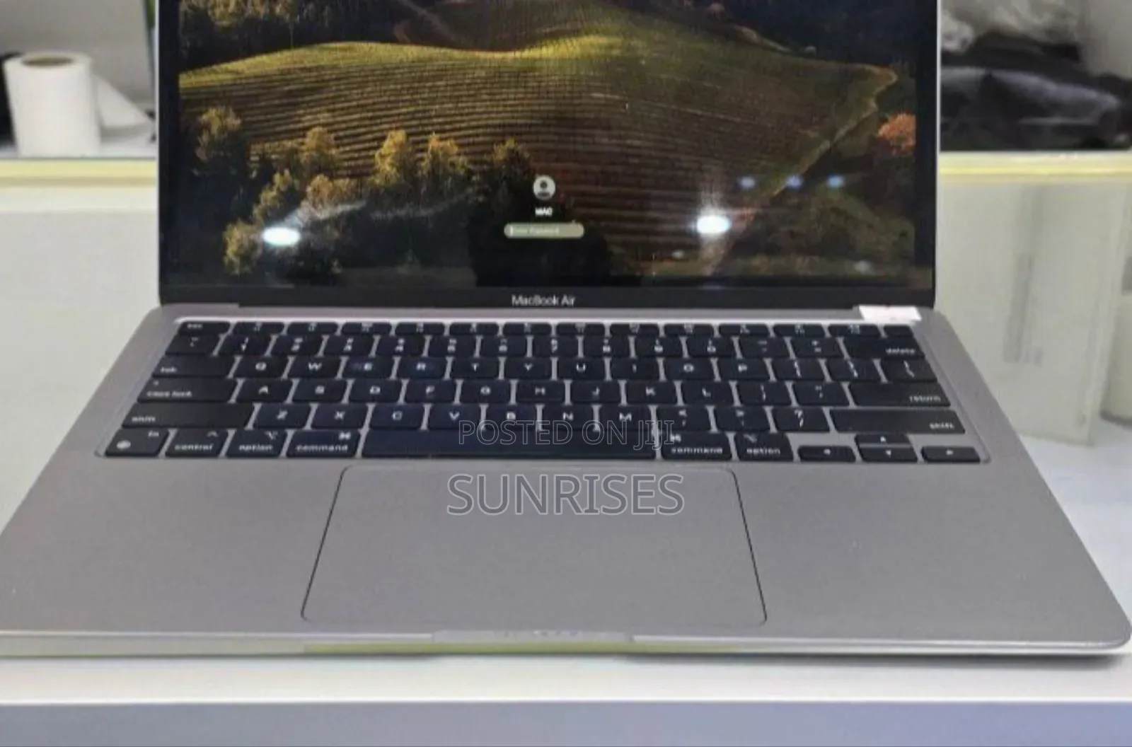 New Laptop Apple MacBook Air 2020 M1 8GB Apple M1 SSD 256GB