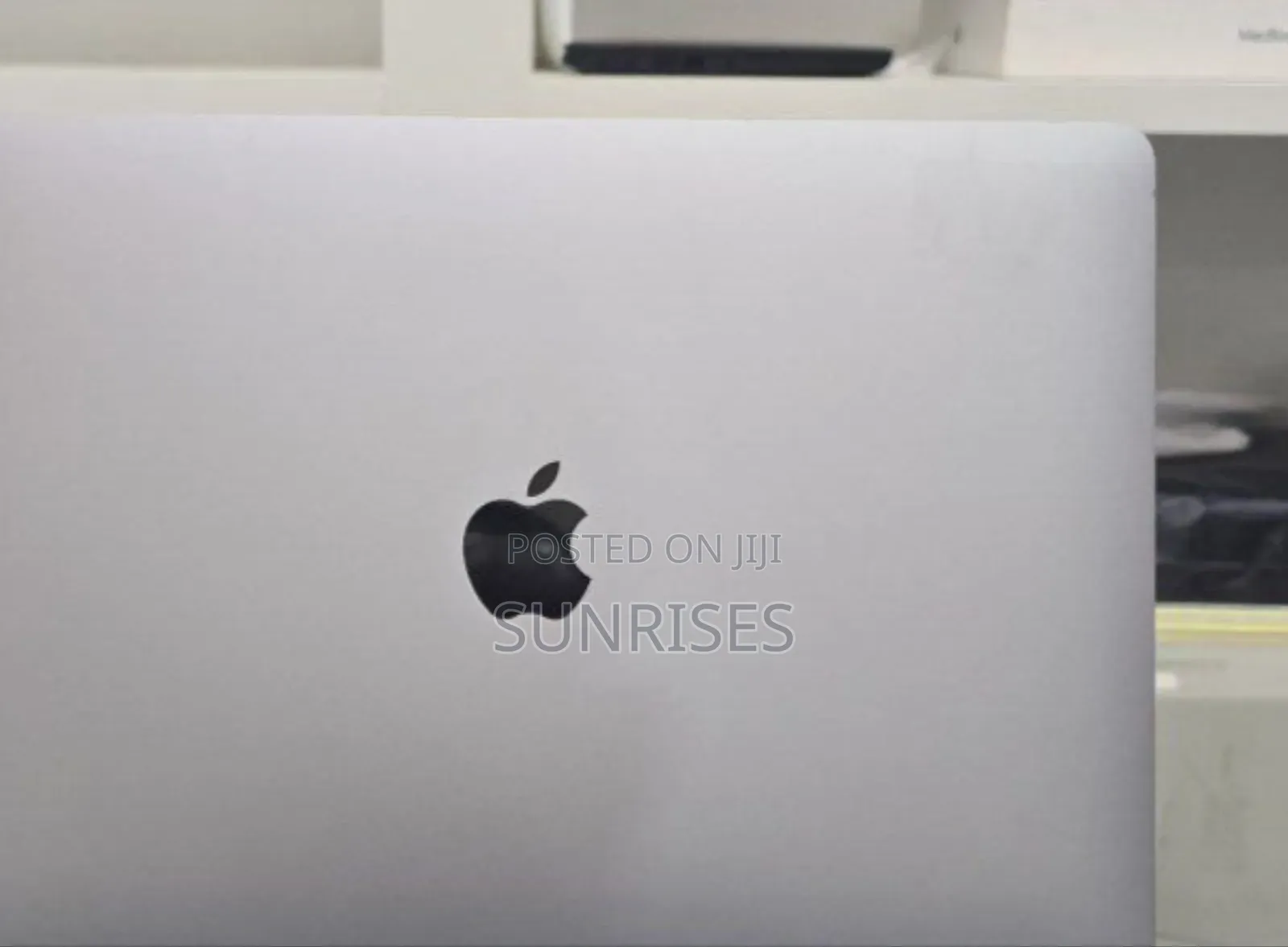 New Laptop Apple MacBook Air 2020 M1 8GB Apple M1 SSD 256GB