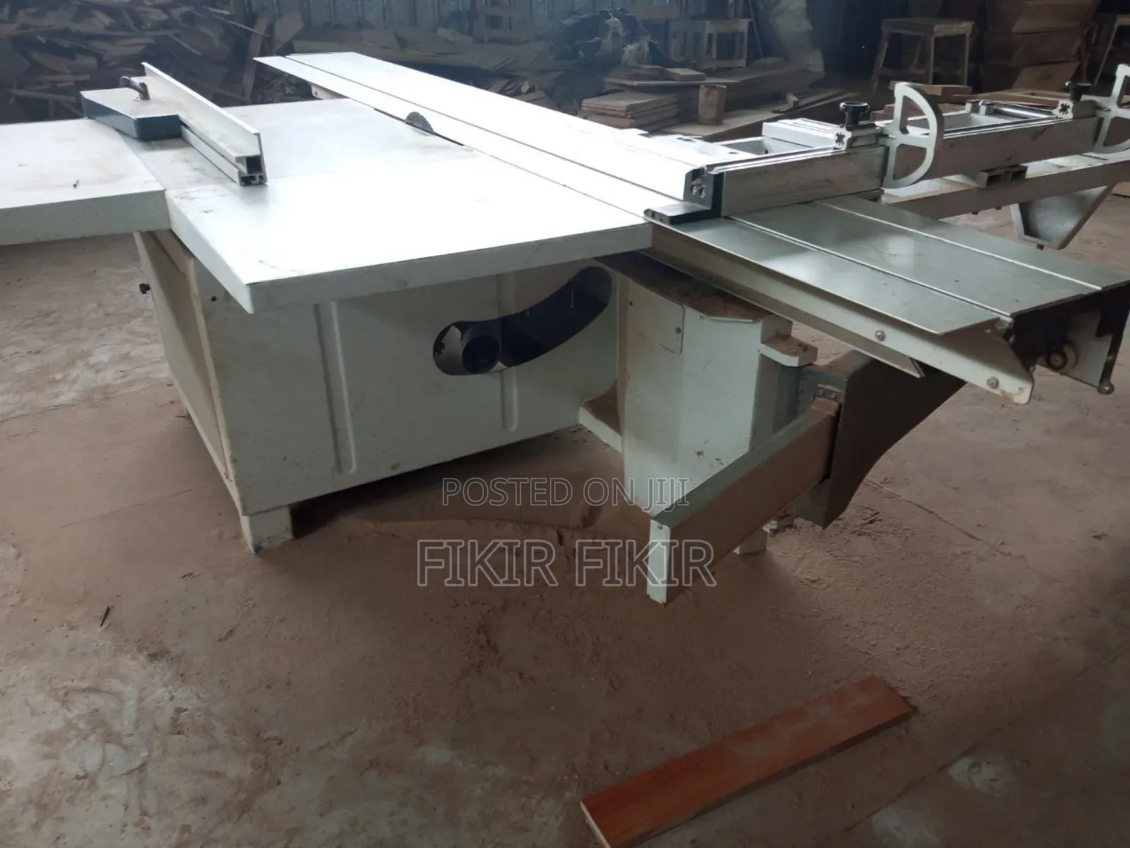 Precision Panel Saw
MDF ጣውላ መሰንጠቂያ