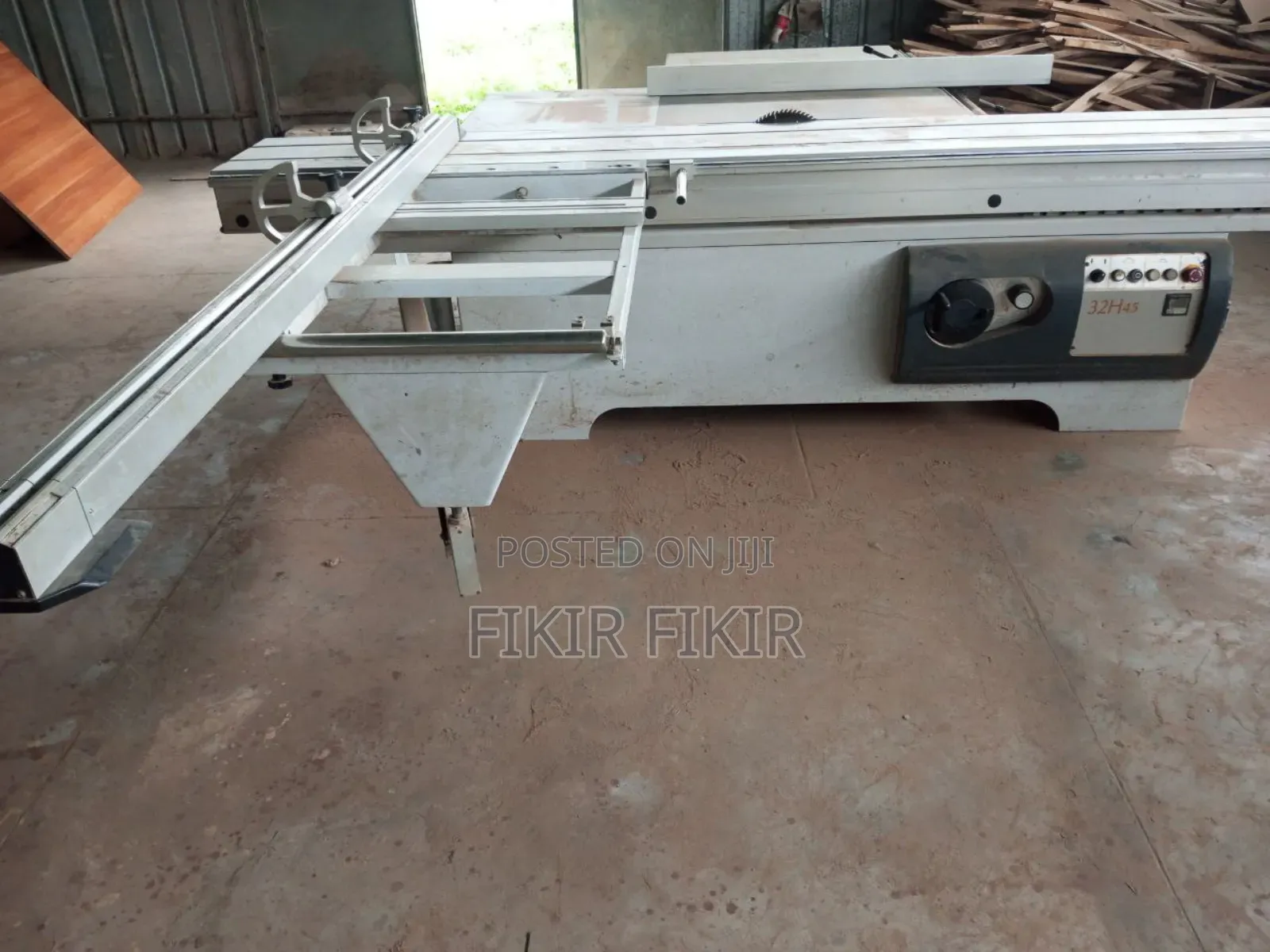 Precision Panel Saw
MDF ጣውላ መሰንጠቂያ
