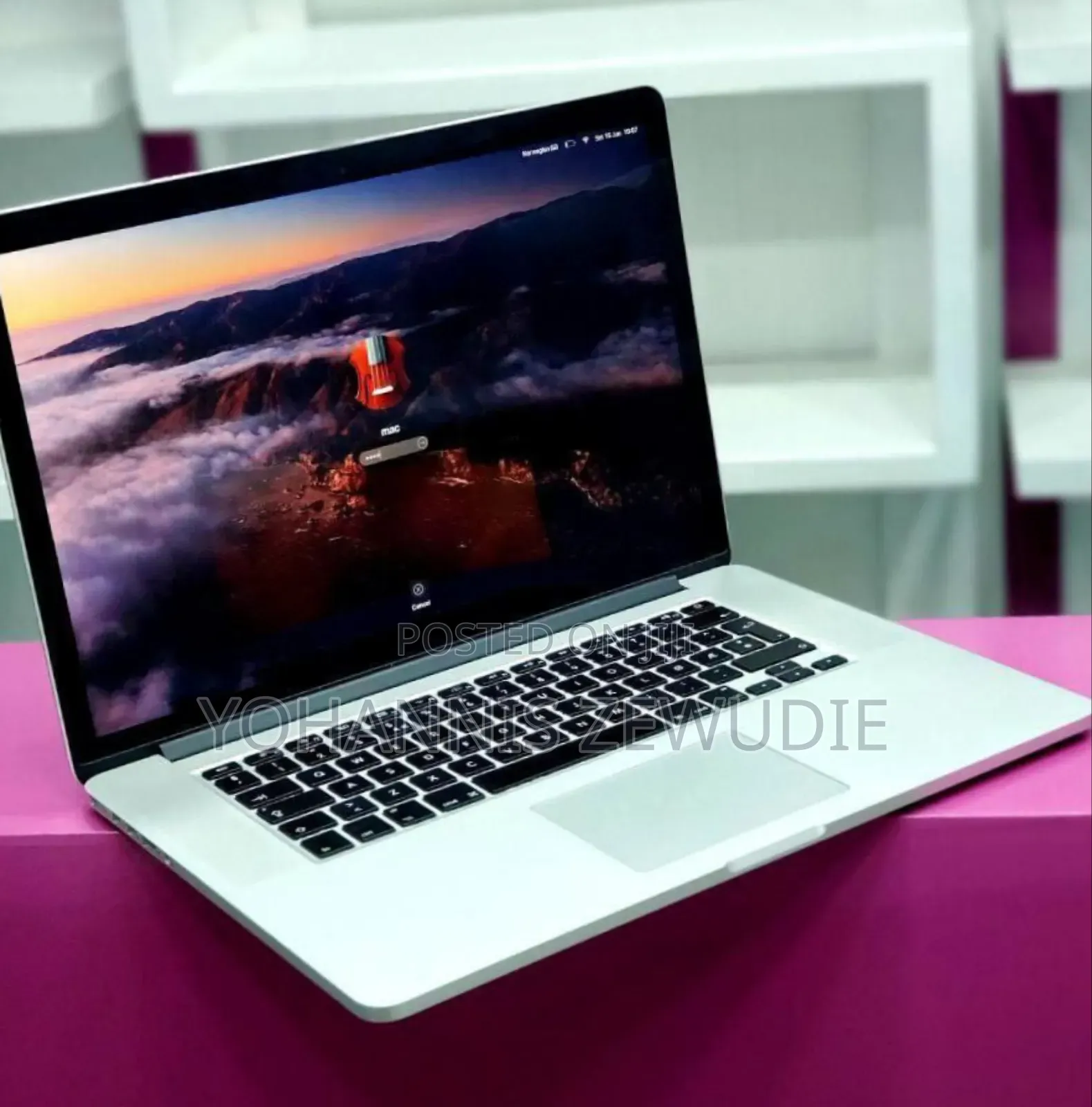 New Laptop Apple MacBook Pro 2017 16GB Intel Core I5 SSD 256GB