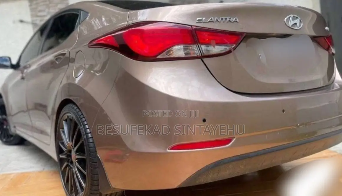 Hyundai Elantra 2016 Brown