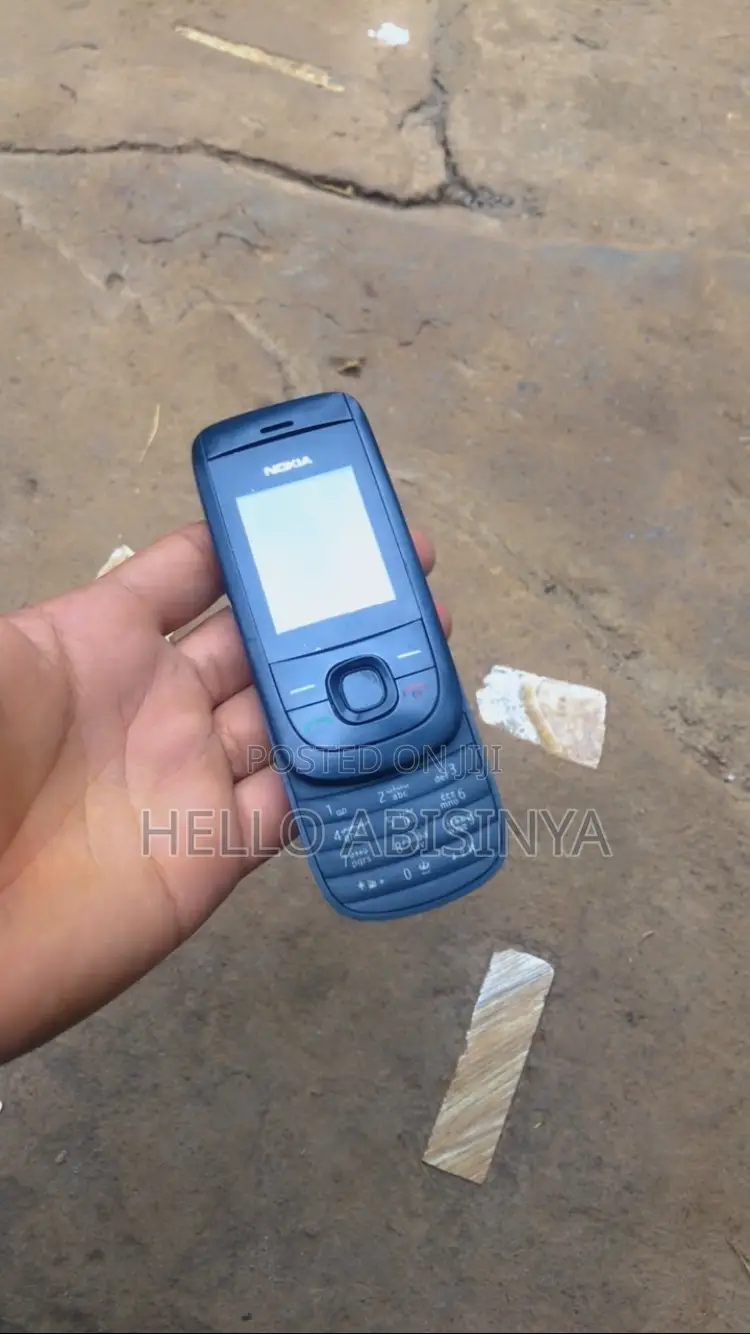 New Nokia 2220 slide Black