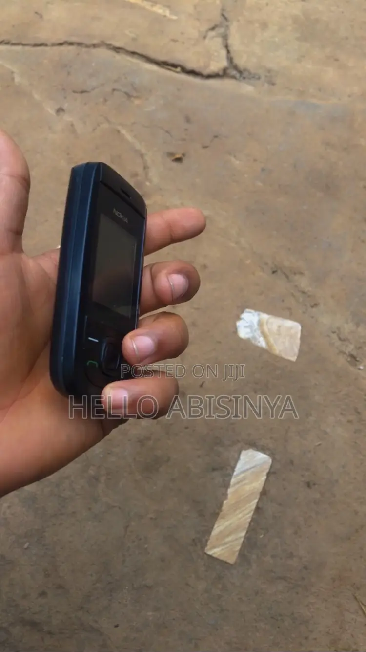 New Nokia 2220 slide Black