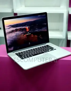 New Laptop Apple MacBook Pro 2015 16GB Intel Core I7 SSD 256GB