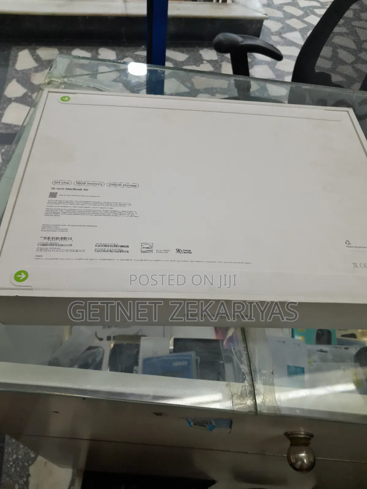 New Laptop Apple MacBook Air 16GB AMD A4 SSD 256GB