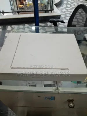 New Laptop Apple MacBook Air 16GB AMD A4 SSD 256GB