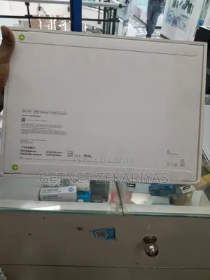 New Laptop Apple MacBook Air 16GB AMD A4 SSD 256GB