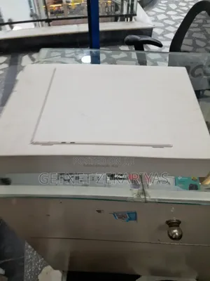 New Laptop Apple MacBook Air 16GB AMD A4 SSD 256GB