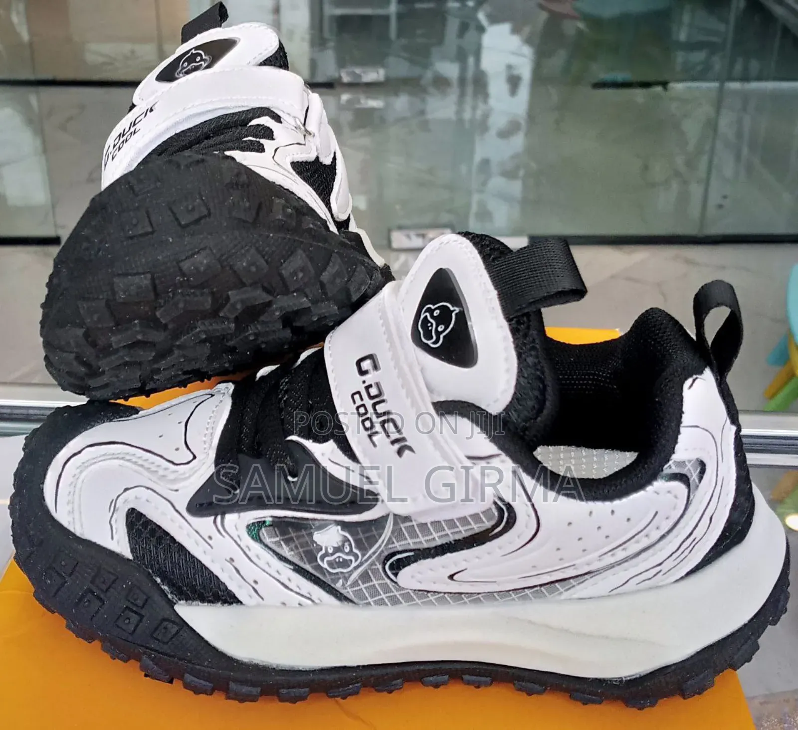 Soft Sol Bread Sneakers
Size:27-37