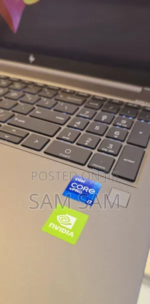 New Laptop HP ZBook Firefly G8 16GB Intel Core I7 SSD 1T