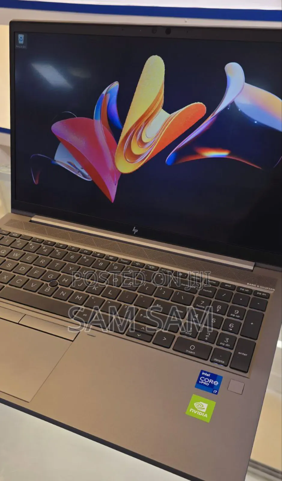 New Laptop HP ZBook Firefly G8 16GB Intel Core I7 SSD 1T