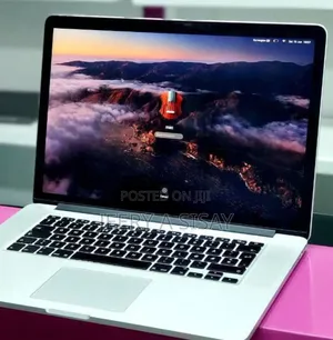 New Laptop Apple MacBook Pro 2015 8GB Intel Core I5 SSD 256GB