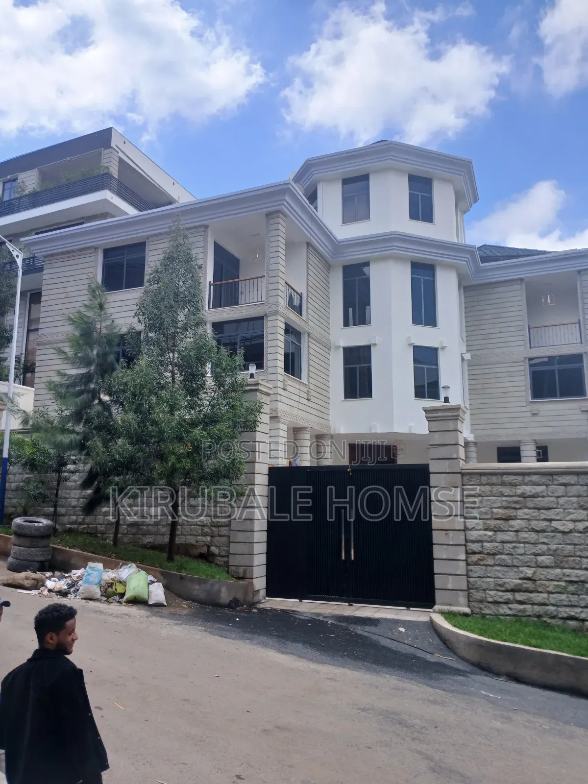 8bdrm Villa in Bole for rent