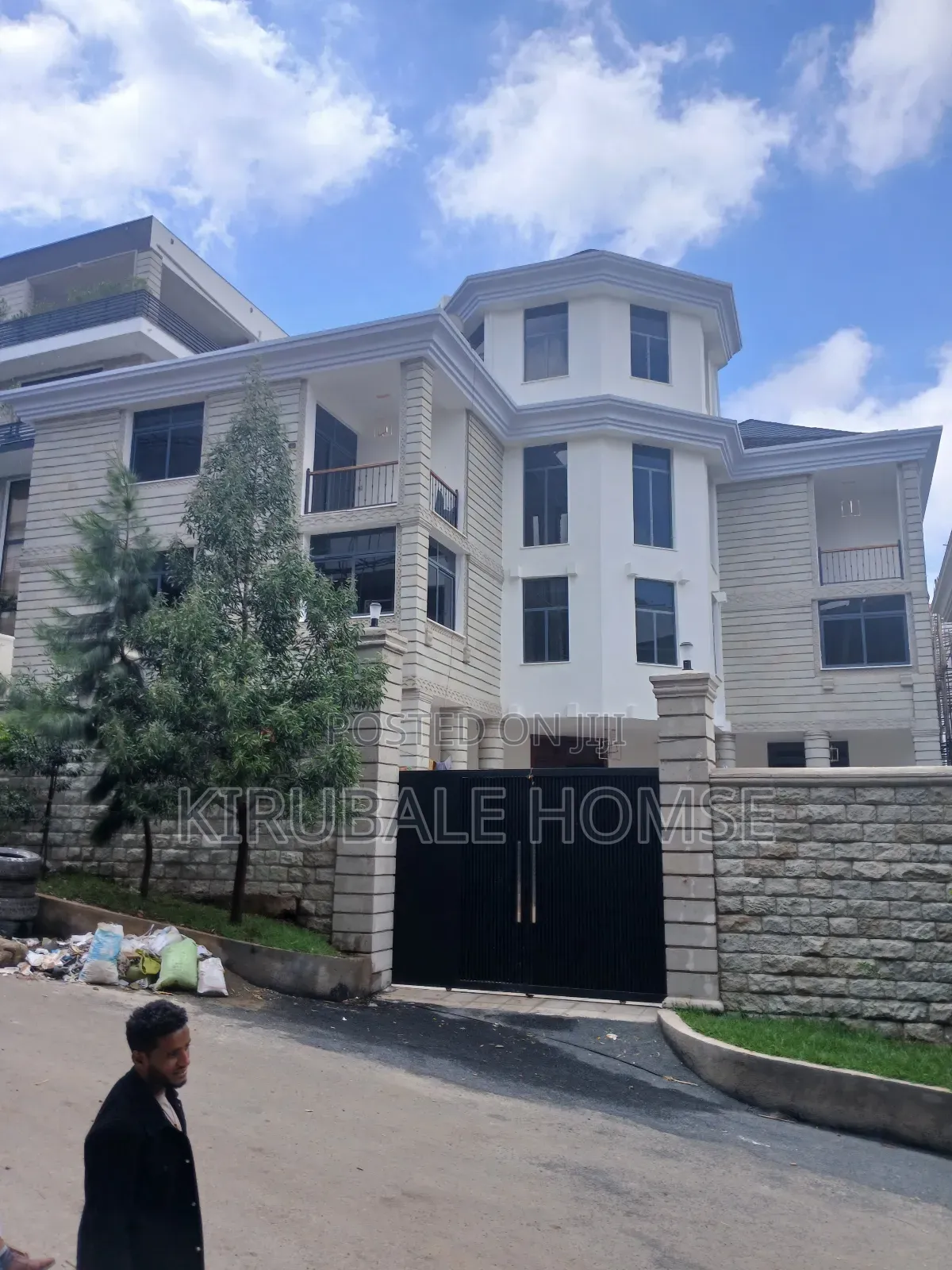 8bdrm Villa in Bole for rent