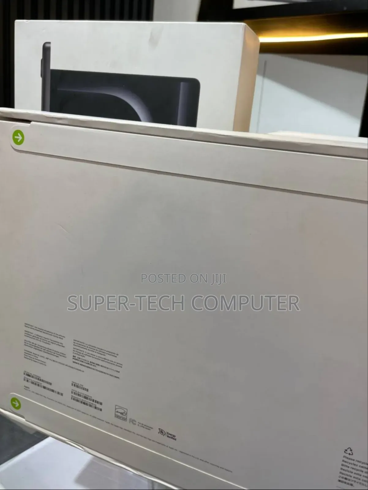 New Laptop Apple MacBook Pro 2024 M4 14-Inch 16GB Apple M4 SSD 512GB