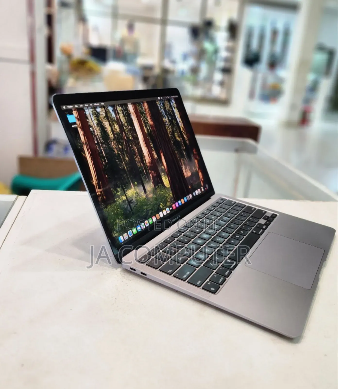 New Laptop Apple MacBook Pro M1 16GB Apple M1 SSD 256GB