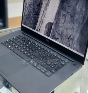 New Laptop Dell Precision 15 3520 32GB Intel Core I7 SSD 512GB