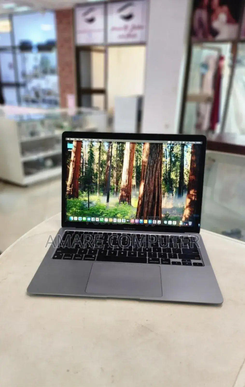 New Laptop Apple MacBook 16GB Apple M1 SSD 256GB
