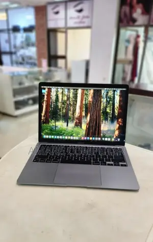 New Laptop Apple MacBook 16GB Apple M1 SSD 256GB