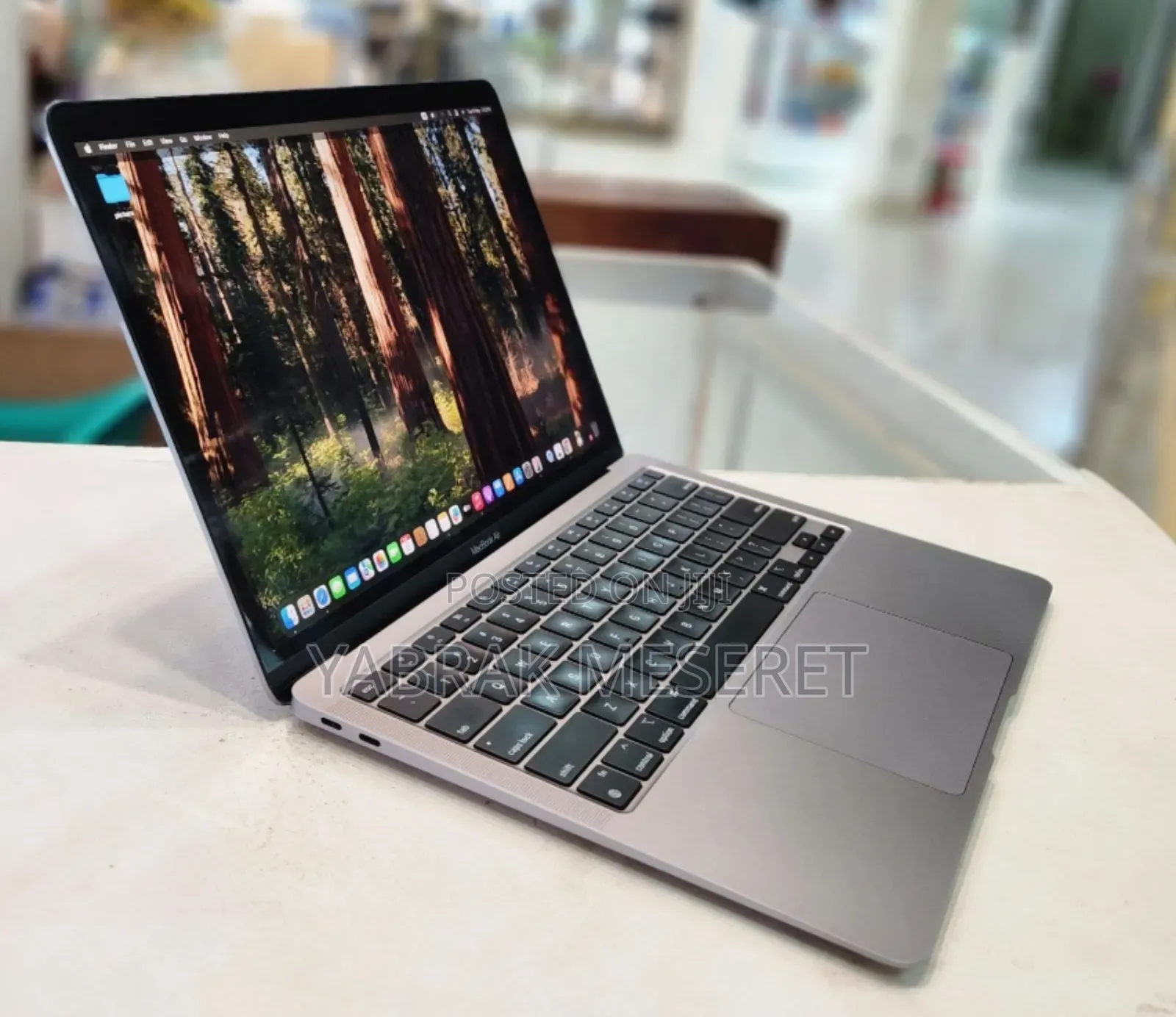 New Laptop Apple MacBook Air 2020 M1 8GB Apple M1 SSD 256GB