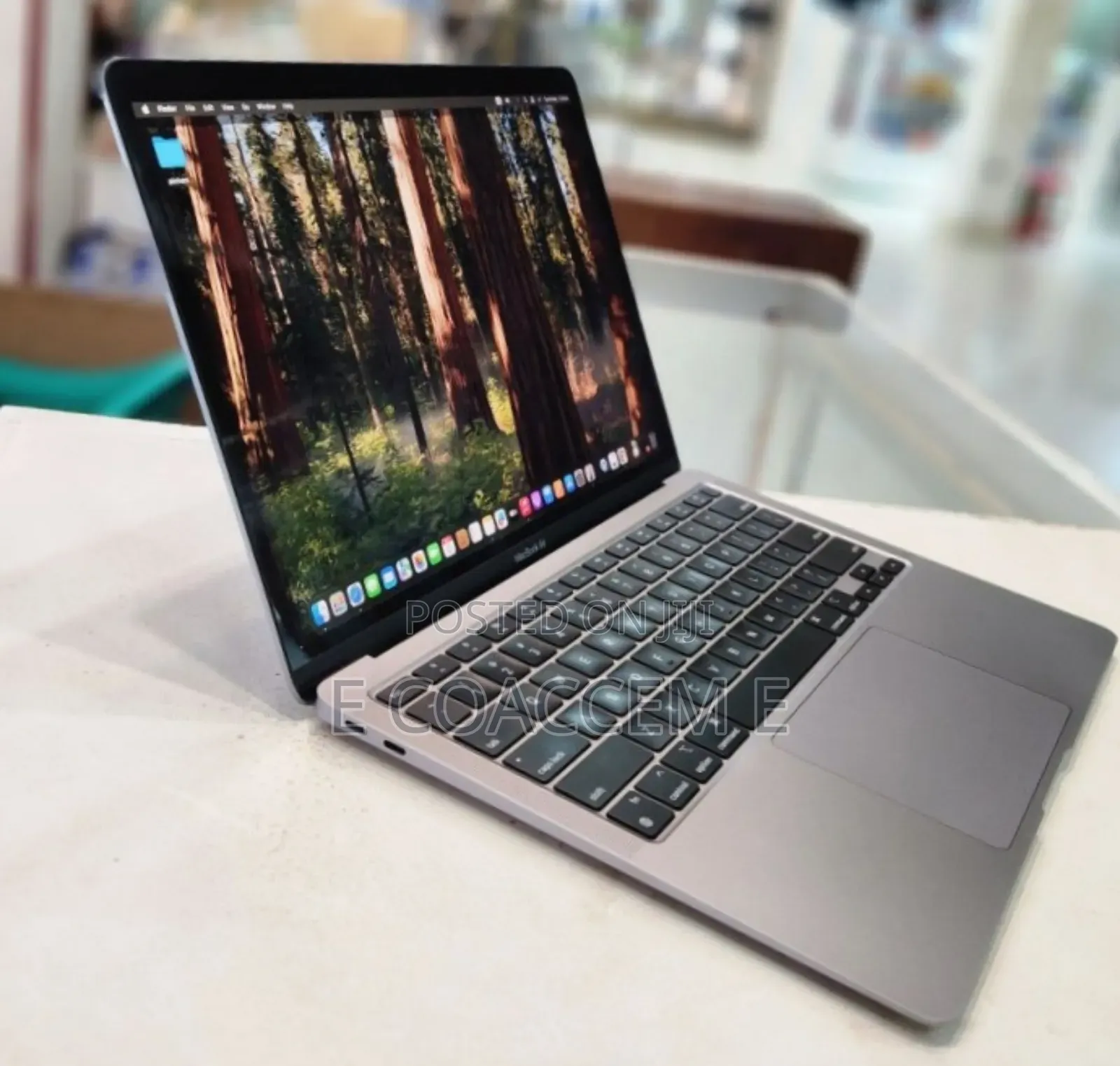 New Laptop Apple MacBook 16GB Apple M1 SSD 256GB