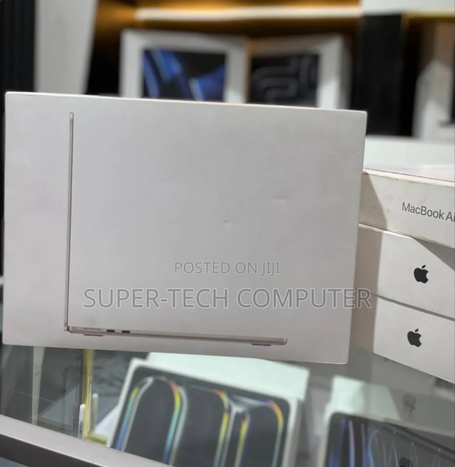 New Laptop Apple MacBook Air 2024 M3 13-Inch 16GB Apple M4 SSD 256GB