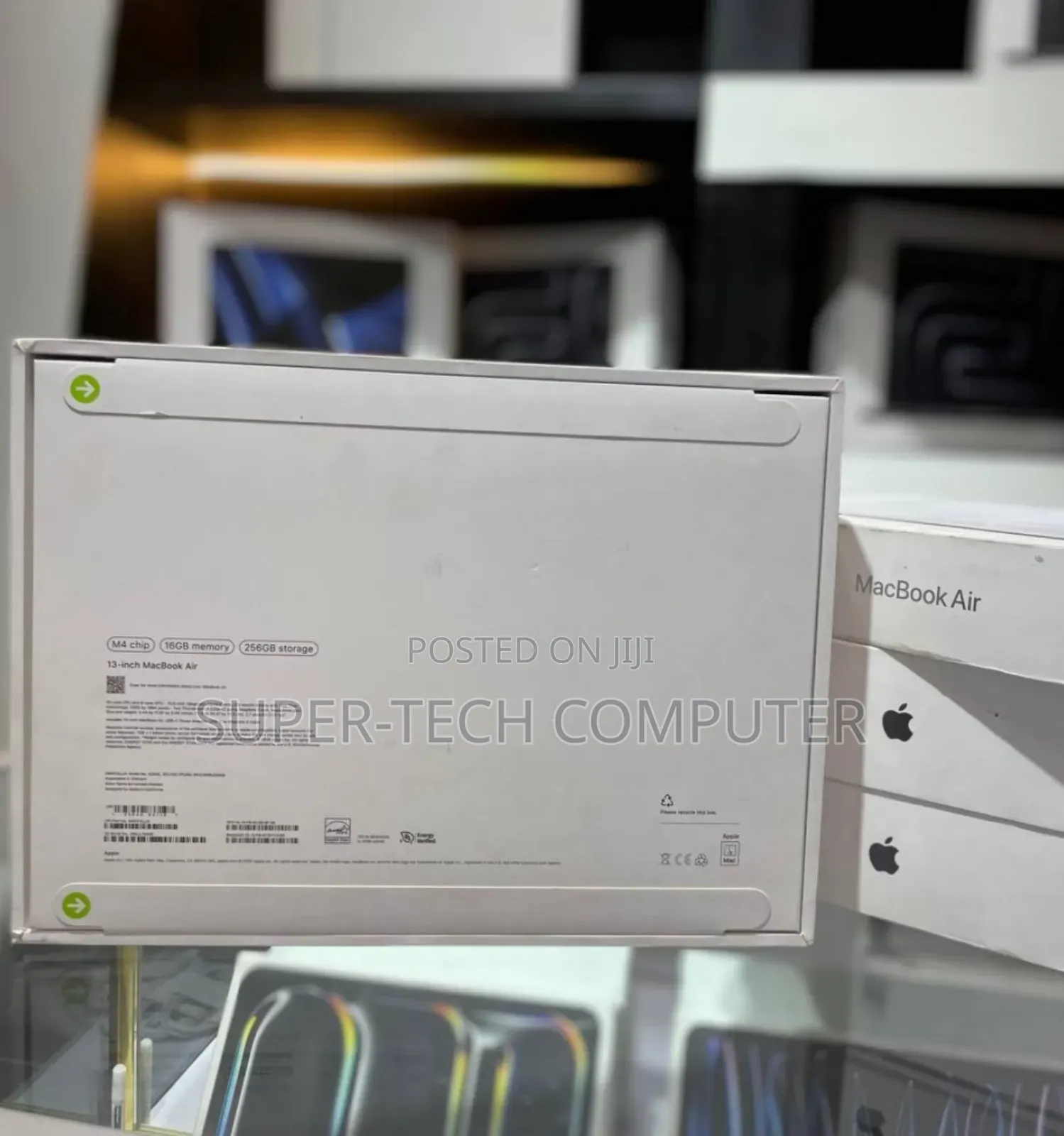 New Laptop Apple MacBook Air 2024 M3 13-Inch 16GB Apple M4 SSD 256GB