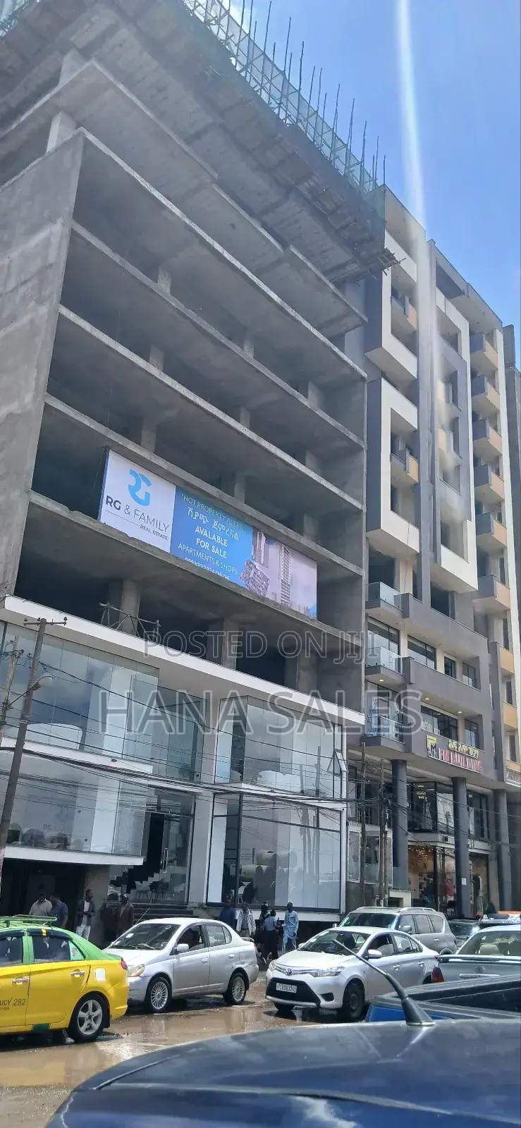 በመሀል 22 የንግድ ሱቅ