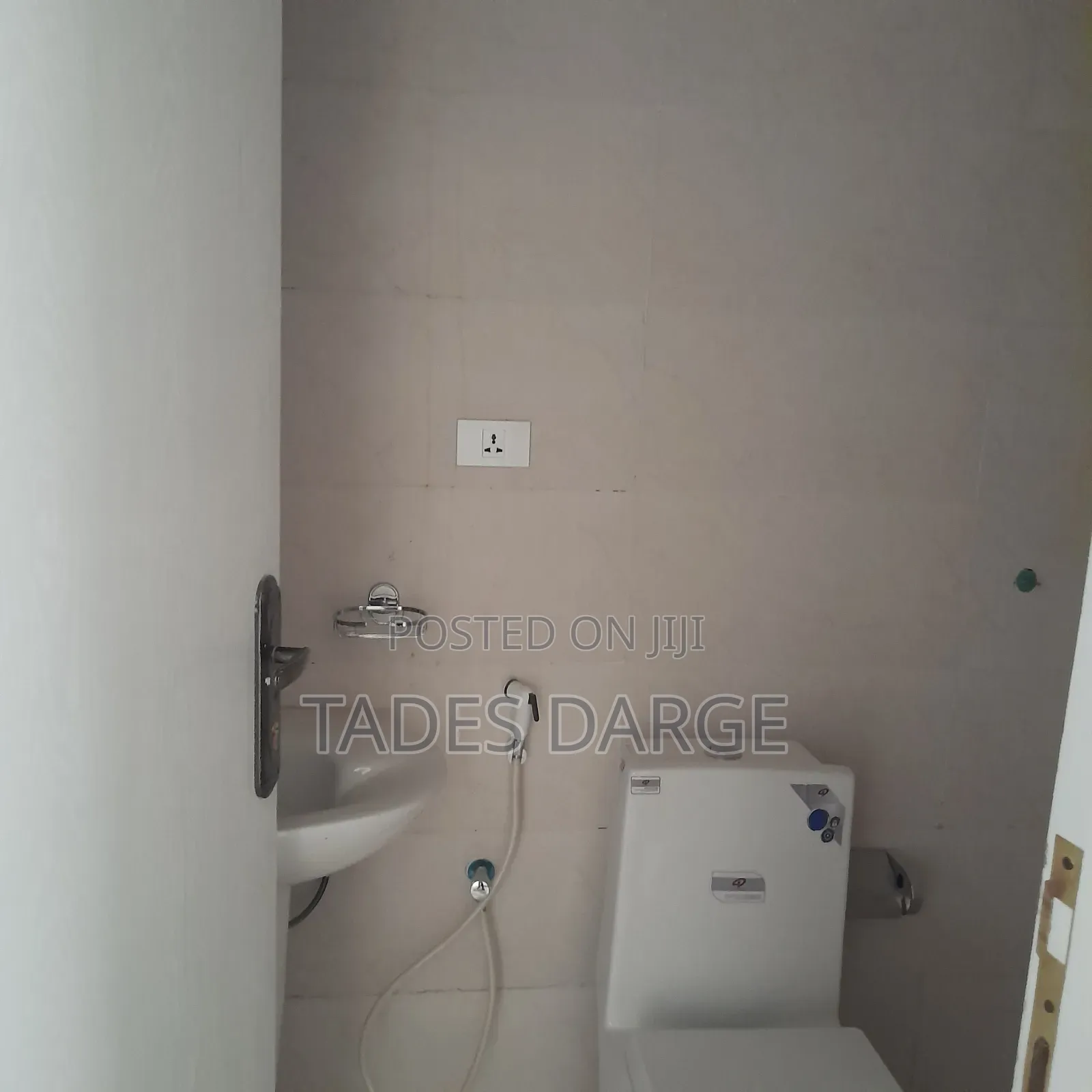 1bdrm Apartment in At, Yeka for sale