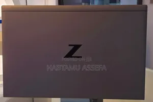 New Laptop HP ZBook Firefly G8 16GB Intel Core I7 SSD 1T