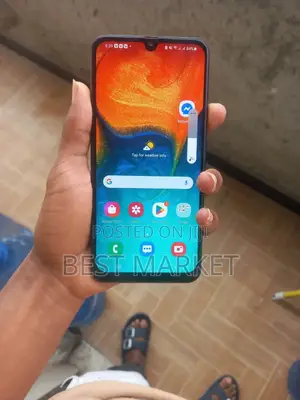 Photo - Samsung Galaxy A30 64 GB Black