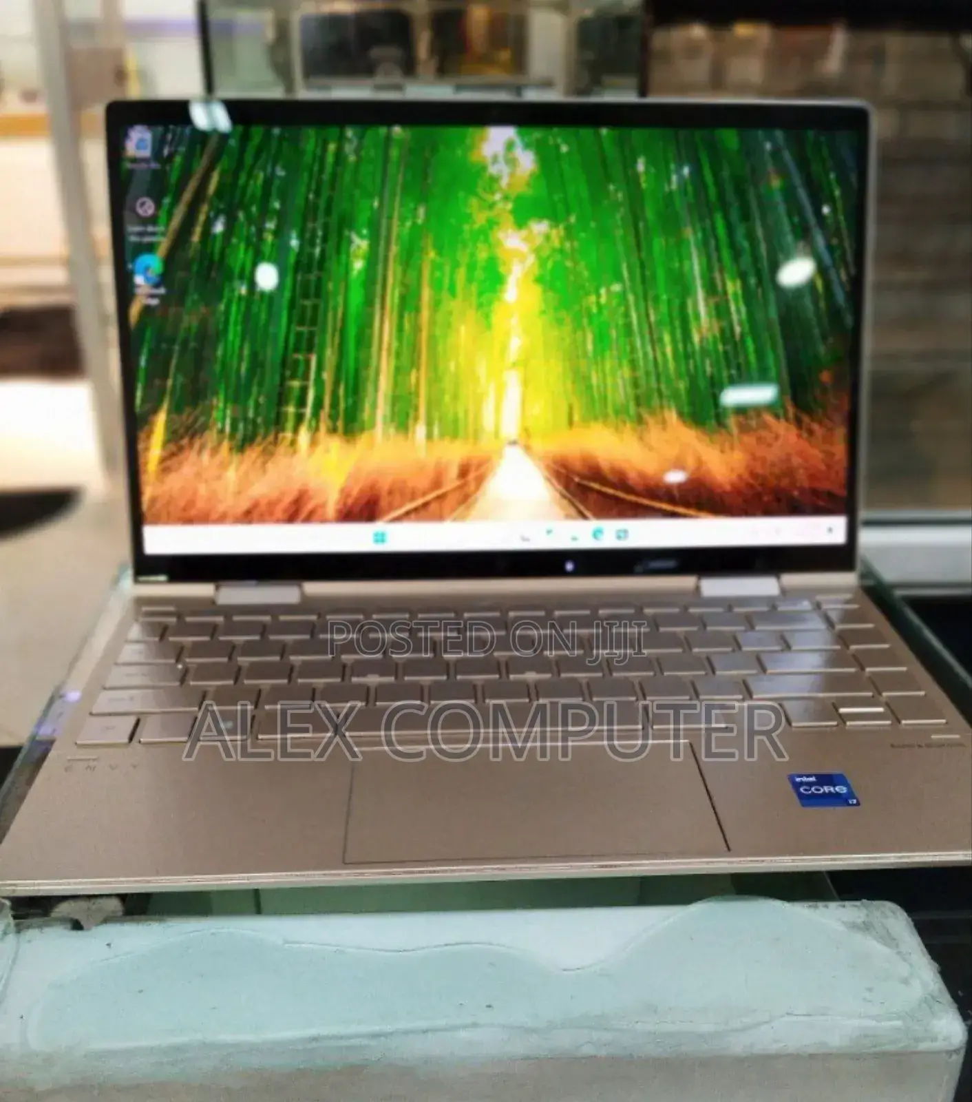 New Laptop HP Envy X360 8GB Intel Core I7 SSD 1T